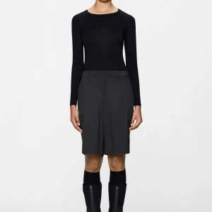 Suva Hardshell Shorts